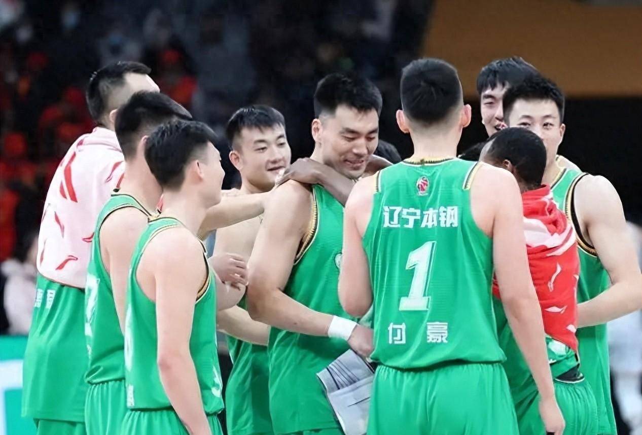 开云体育下载-新疆男篮大胜河南队，积分榜逐渐攀升
